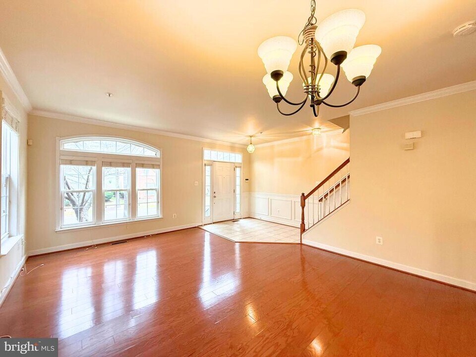 310 Ridgemont Ave in Rockville, MD - Building Photo