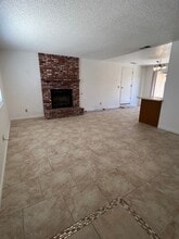 740 N Sanders St, Unit A in Ridgecrest, CA - Building Photo - Building Photo