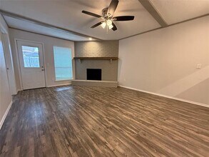 1920 N Floyd Rd in Richardson, TX - Foto de edificio - Building Photo