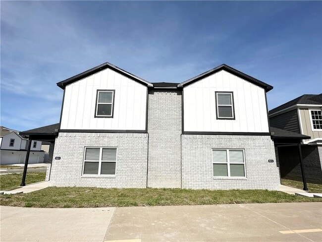 959 S Rupple Rd in Fayetteville, AR - Building Photo - Building Photo