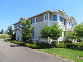 2320 Simmons St in Dupont, WA - Building Photo