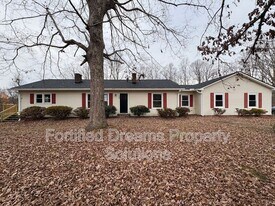 429 Peeden Dr in Gibsonville, NC - Building Photo
