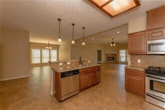 1011 Emerald Dove Ave in College Station, TX - Building Photo - Building Photo