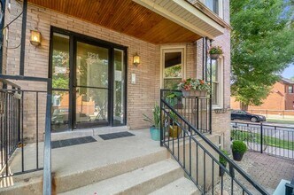 1224 N Washtenaw Ave, Unit 2 in Chicago, IL - Building Photo - Building Photo