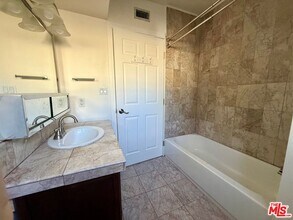 11705 Albers St in Los Angeles, CA - Building Photo - Building Photo