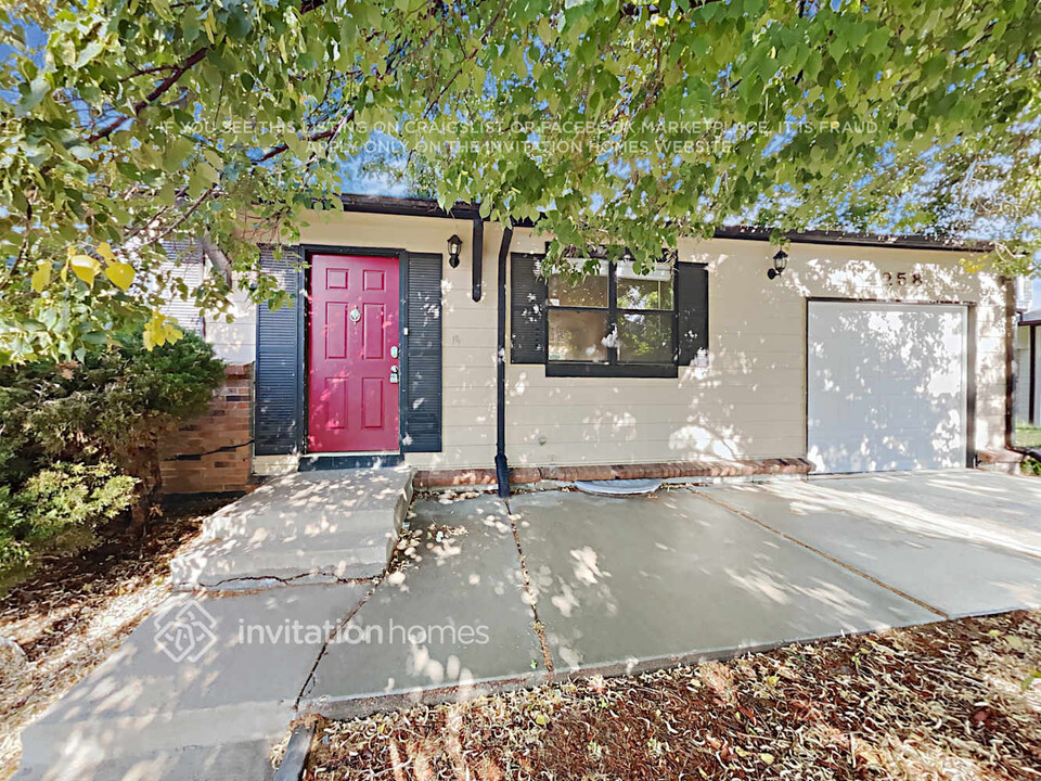 4258 S Pitkin St in Aurora, CO - Building Photo