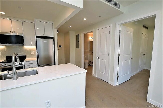 41-26 44th St in Queens, NY - Building Photo - Building Photo