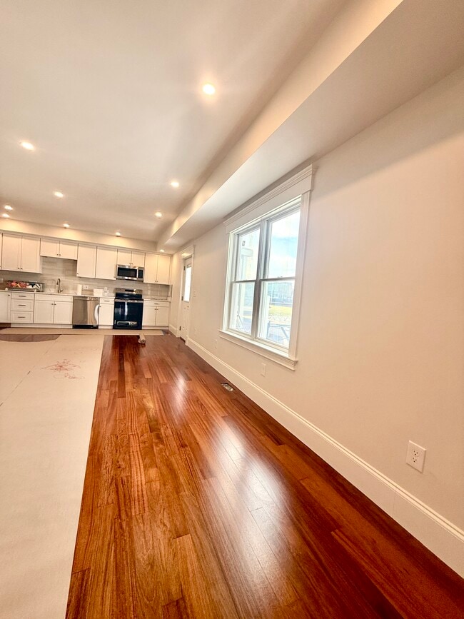 100 Dartmouth St in Medford, MA - Building Photo - Building Photo