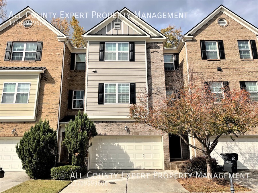 2175 Pebble Beach Dr in Lawrenceville, GA - Building Photo