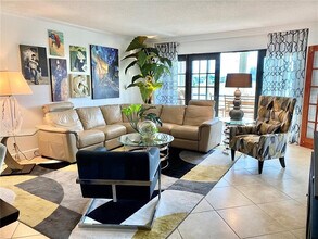 2681 S Course Dr in Pompano Beach, FL - Foto de edificio - Building Photo