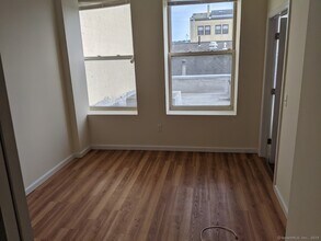 65 Elizabeth St in Derby, CT - Building Photo - Building Photo