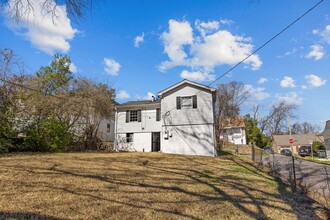 2745 21st St SW in Birmingham, AL - Building Photo - Building Photo