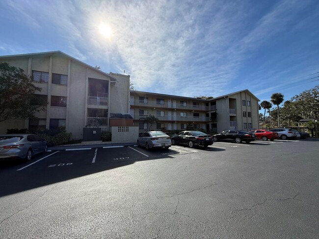 633 S Palmetto Ave in Daytona Beach, FL - Building Photo - Building Photo