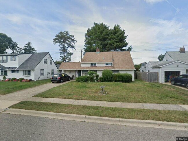 property at 27 Magpie Ln
