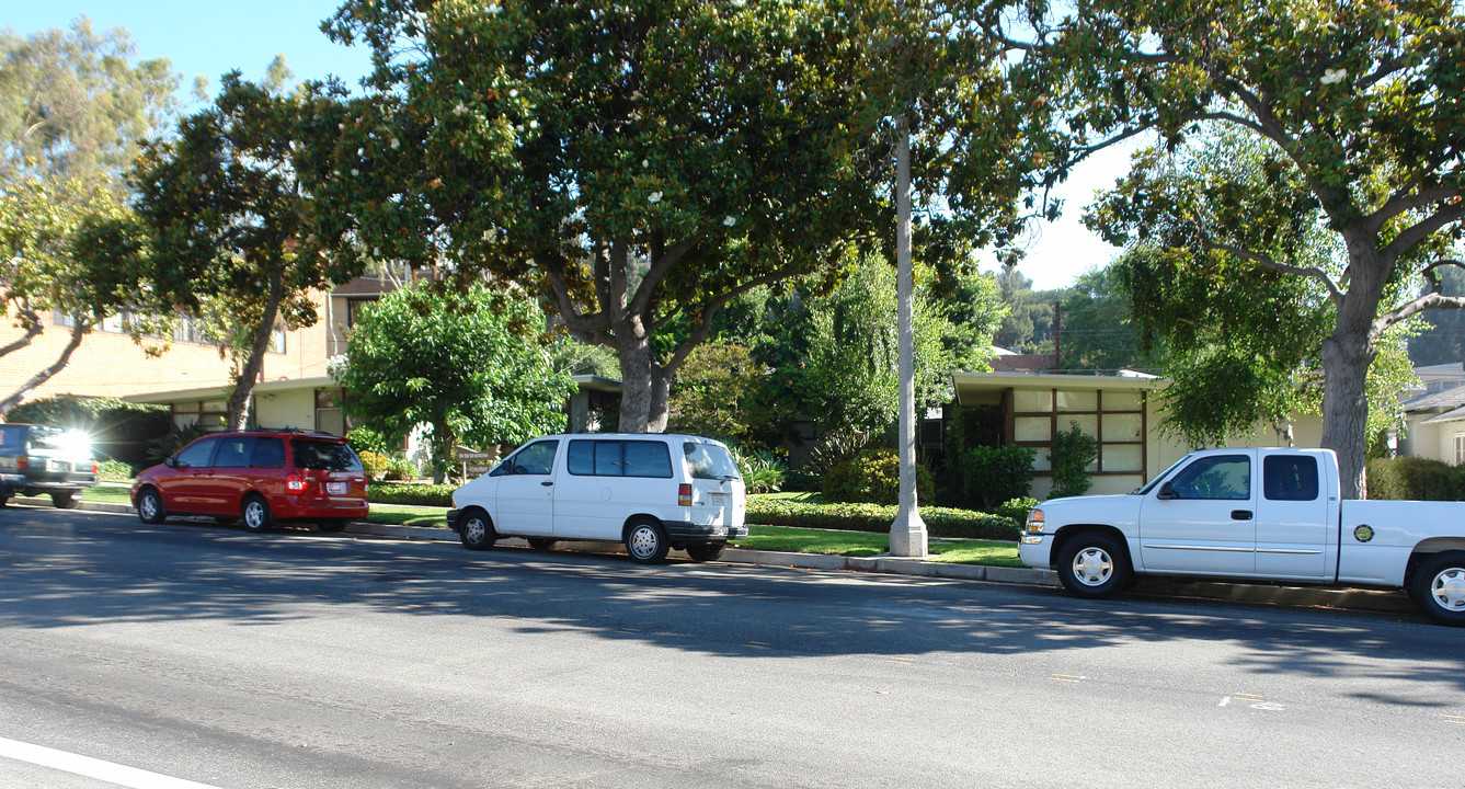 64 Avenue 64 in Pasadena, CA - Building Photo