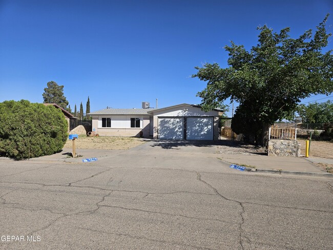 2900 Roy Pace Dr in El Paso, TX - Building Photo - Building Photo