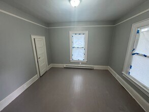 321 S Tillery St in Rocky Mount, NC - Foto de edificio - Building Photo