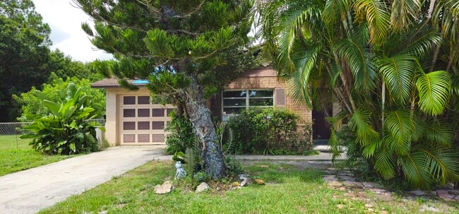 property at 1107 Hemlock Cir