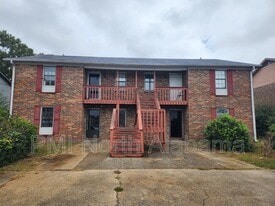 1818 Glenn St SW in Decatur, AL - Building Photo