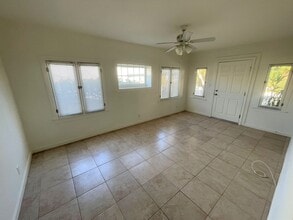 1232 Hemlock Ln in Ventura, CA - Building Photo - Building Photo