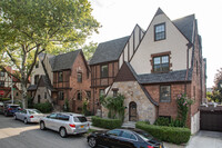 Fairfield Tudor at Auburndale in Flushing, NY - Foto de edificio - Building Photo