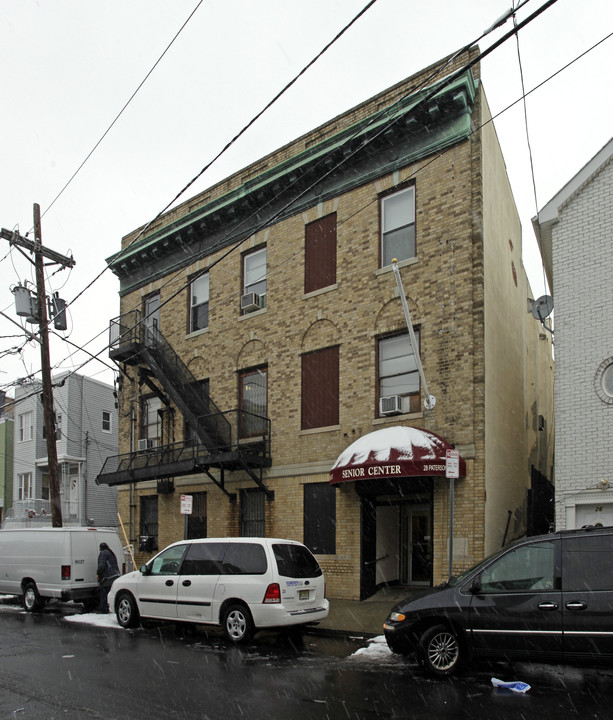 28 Paterson St in Jersey City, NJ - Building Photo