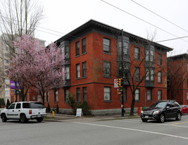 Blenheim Court in Vancouver, BC - Building Photo - Building Photo