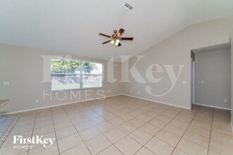 6028 61st Ct E in Palmetto, FL - Foto de edificio - Building Photo