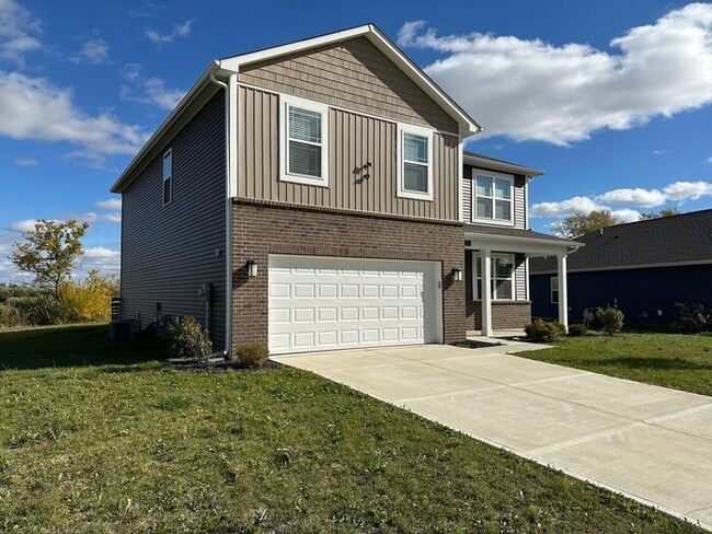 113 Hunter's Rdg Dr in Danville, IN - Building Photo - Building Photo