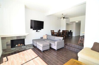 4637 Park Dr, Unit 3 in Carlsbad, CA - Building Photo - Building Photo