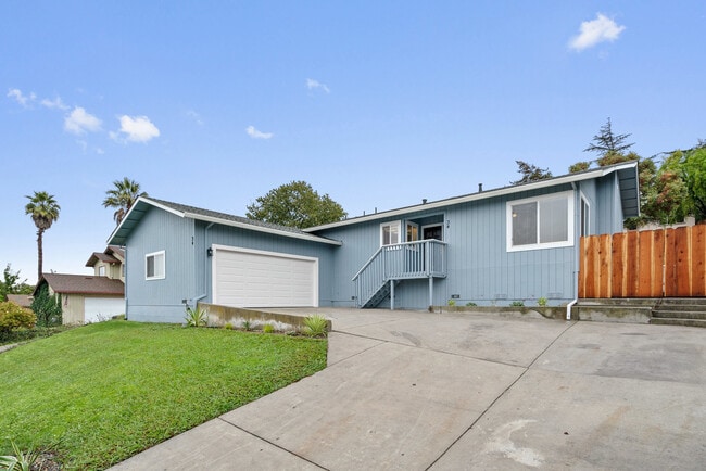 34 Altamont Dr in Watsonville, CA - Building Photo - Building Photo