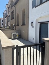 552 Via San Felipe Via in Camarillo, CA - Building Photo - Building Photo