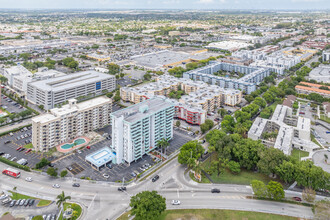 The Imperial Terrace in Hialeah, FL - Foto de edificio - Building Photo