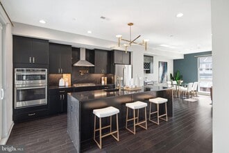 670 N 13th St in Philadelphia, PA - Building Photo - Building Photo