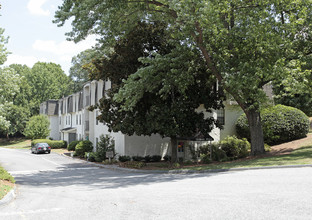 Defoors Ridge Apartments in Atlanta, GA - Building Photo - Building Photo