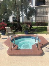 3545 S Ocean Blvd in South Palm Beach, FL - Foto de edificio - Building Photo