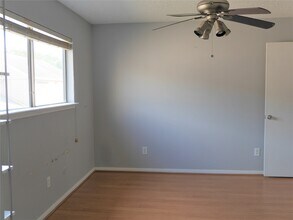 13840 Hollowgreen Dr in Houston, TX - Building Photo - Building Photo