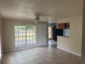 3 Dallas Ct in Angleton, TX - Building Photo - Building Photo