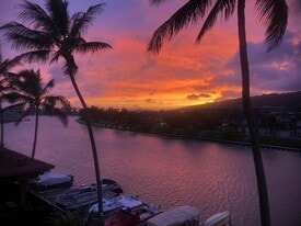 500 Lunalilo Home Rd, Unit 13A in Honolulu, HI - Building Photo