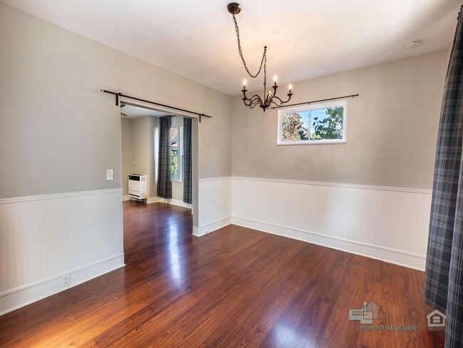 7325 N Saint Louis Ave in Portland, OR - Foto de edificio - Building Photo