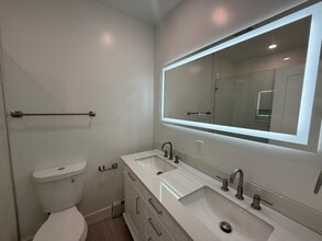 51 W Eagle St, Unit 2 in Boston, MA - Foto de edificio - Building Photo