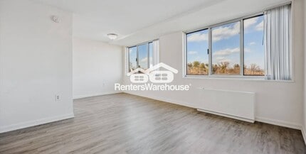 10500 Rockville Pike in Rockville, MD - Building Photo - Building Photo