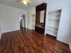 2006 Spring Garden St in Philadelphia, PA - Building Photo - Building Photo