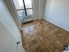 Beautiful 3 Bedroom 2.5 bath Apartment In in New York, NY - Building Photo - Building Photo