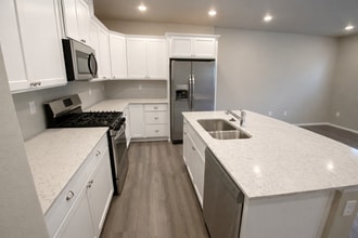 13157 175th Ave E in Bonney Lake, WA - Foto de edificio - Building Photo