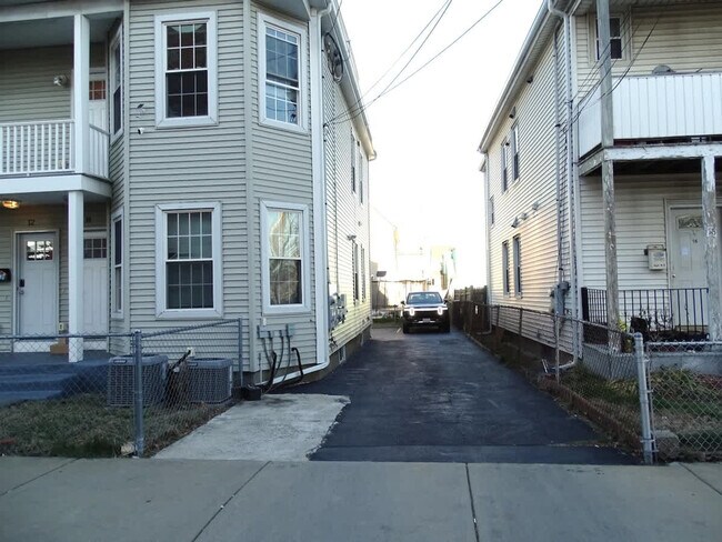 12 Langdon St in Everett, MA - Building Photo - Building Photo