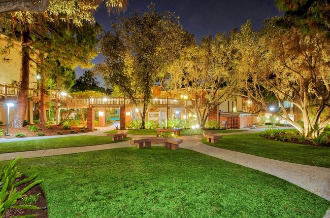 The Meadows in Culver City, CA - Building Photo - Building Photo