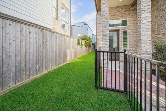 10935 Brookeshire Chase Ln in Houston, TX - Building Photo - Building Photo