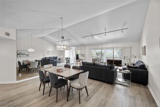 4240 Lake Forest Dr in Bonita Springs, FL - Building Photo - Building Photo