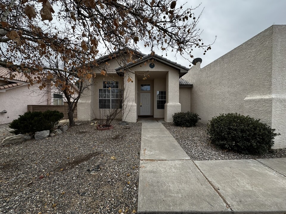 8310 Camino Paisano NW in Albuquerque, NM - Building Photo